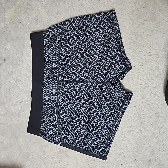 Adidas Medium Compression Shorts - Picture 2 of 7